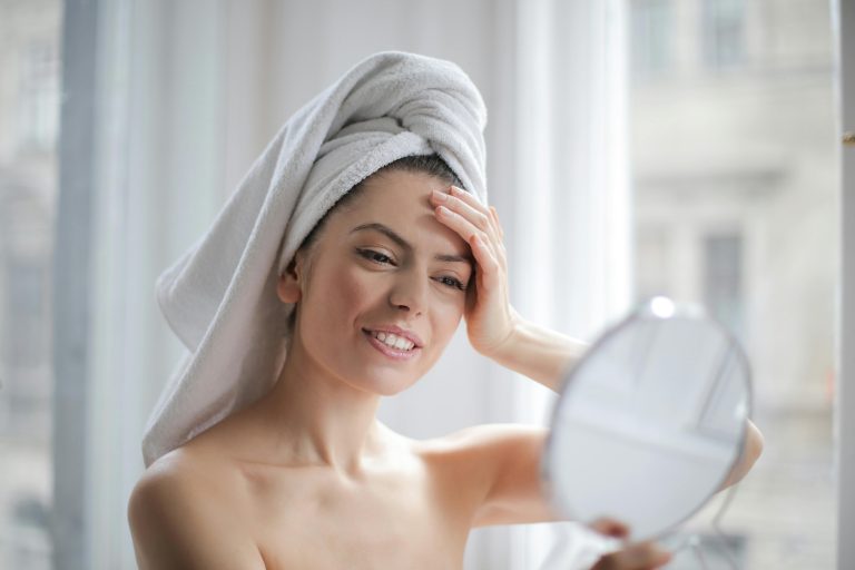 Post-Makeup Skin Care: A Calm Finish to Your Day