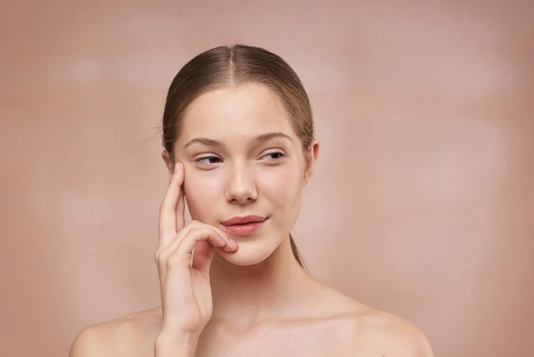 Say Goodnight to Makeup: A Gentle Guide to Nighttime Removal