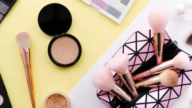 How to Use Blush-On with Lipstick and Eyeshadow